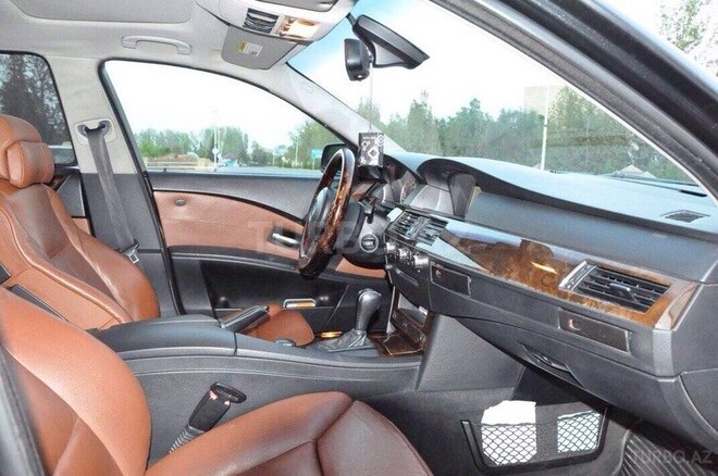 BMW 530 2006, 240,000 km - 3.0 л - Bakı