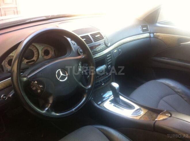 Mercedes E 270 2004, 198,000 km - 2.2 л - Bakı
