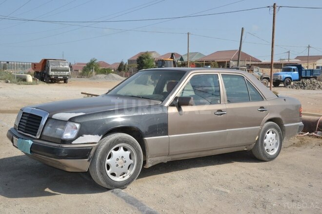 Mercedes E 260 1992, 676,000 km - 2.6 l - Bakı