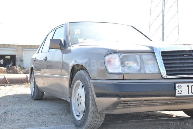Mercedes E 260 1992, 676,000 km - 2.6 l - Bakı