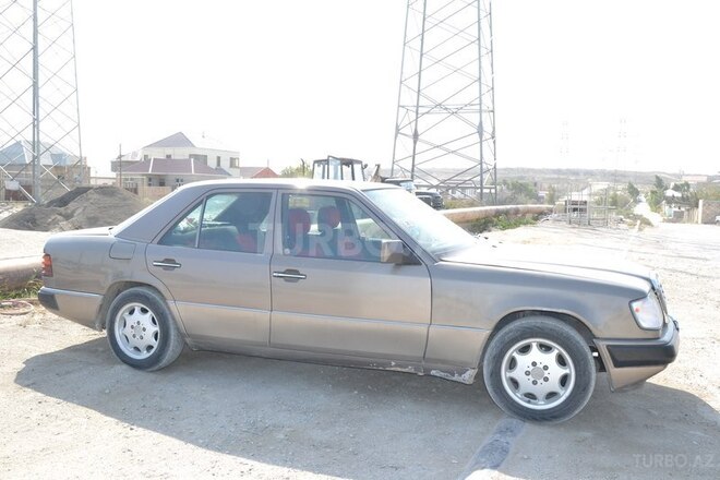 Mercedes E 260 1992, 676,000 km - 2.6 l - Bakı
