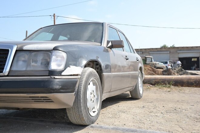 Mercedes E 260 1992, 676,000 km - 2.6 l - Bakı