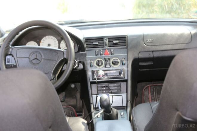 Mercedes C 180 1999, 271,789 km - 1.8 l - Yevlax