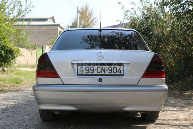 Mercedes C 180 1999, 271,789 km - 1.8 l - Yevlax