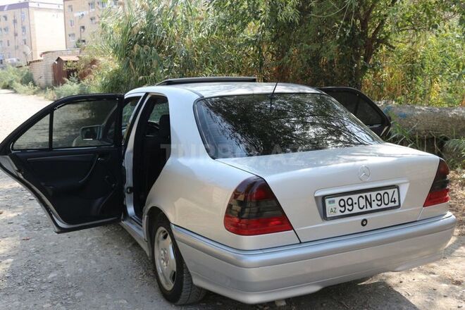 Mercedes C 180 1999, 271,789 km - 1.8 l - Yevlax