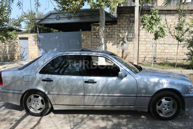 Mercedes C 180 1999, 271,789 km - 1.8 l - Yevlax