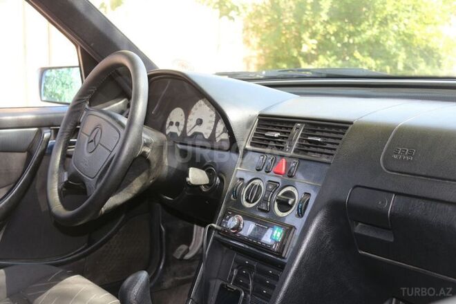 Mercedes C 180 1999, 271,789 km - 1.8 l - Yevlax