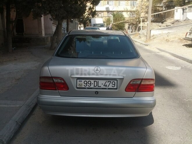 Mercedes E 200 2001, 320,000 km - 2.0 l - Bakı