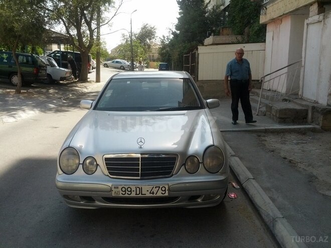 Mercedes E 200 2001, 320,000 km - 2.0 l - Bakı