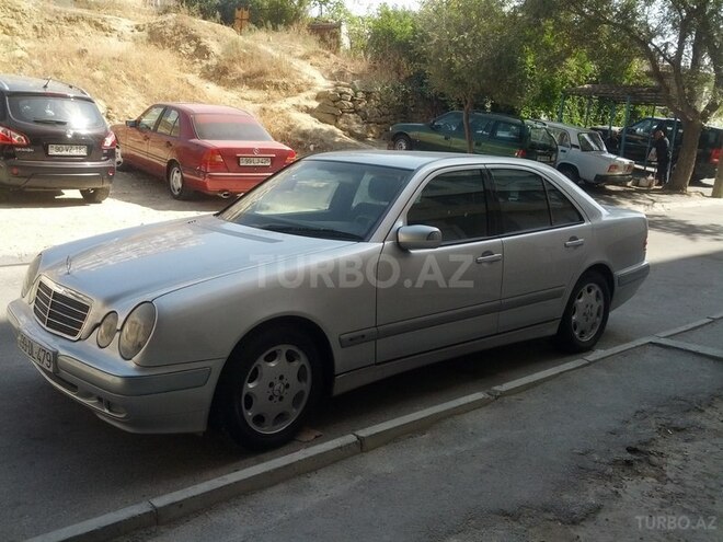 Mercedes E 200 2001, 320,000 km - 2.0 l - Bakı