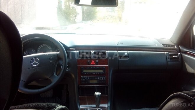 Mercedes E 200 2001, 220,880 km - 2.0 l - Bakı