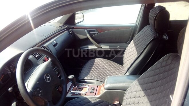 Mercedes E 200 2001, 220,880 km - 2.0 l - Bakı