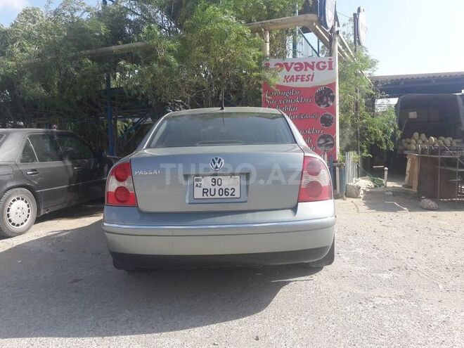 Volkswagen Passat 2004, 260,000 km - 2.0 l - Bakı
