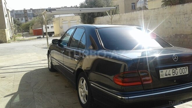 Mercedes E 270 2000, 326,550 km - 2.7 л - Bakı
