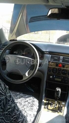 Mercedes E 270 2000, 326,550 km - 2.7 л - Bakı