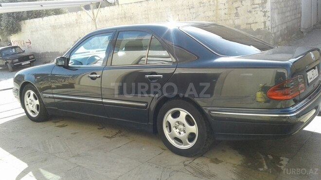 Mercedes E 270 2000, 326,550 km - 2.7 л - Bakı