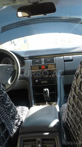 Mercedes E 270 2000, 326,550 km - 2.7 л - Bakı