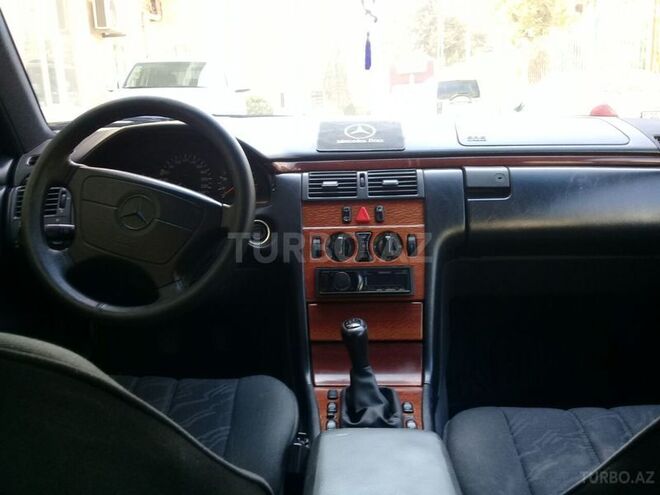 Mercedes E 200 1997, 315,000 km - 2.0 л - Bakı