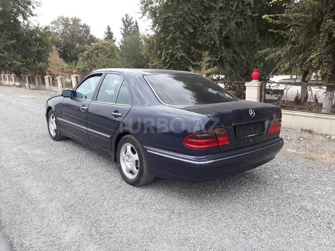 Mercedes E 220 2000, 281,000 km - 2.2 l - Göyçay