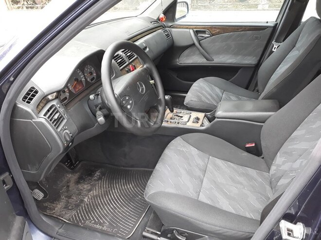 Mercedes E 220 2000, 281,000 km - 2.2 l - Göyçay