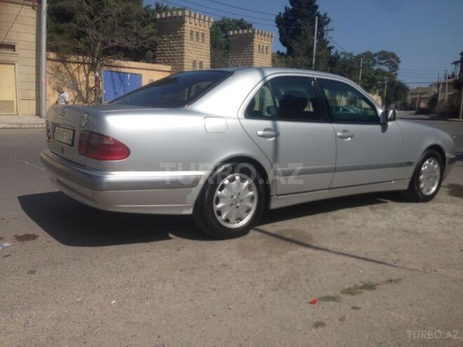 Mercedes E 200 2000, 283,901 km - 2.2 l - Bakı