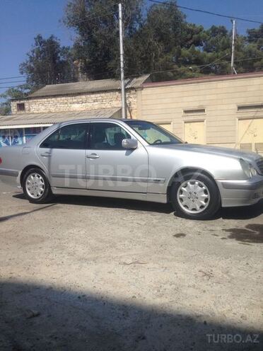 Mercedes E 200 2000, 283,901 km - 2.2 л - Bakı