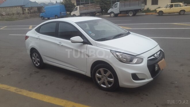 Hyundai Accent 2013, 86,000 km - 1.6 l - Gəncə