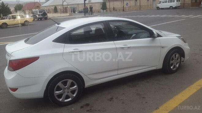 Hyundai Accent 2013, 86,000 km - 1.6 l - Gəncə