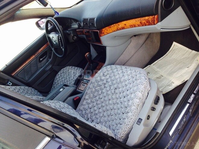 BMW 528 1999, 305,214 km - 2.8 л - Xırdalan