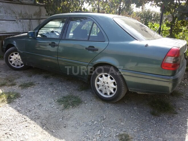 Mercedes C 220 1993, 260,000 km - 2.2 l - Balakən