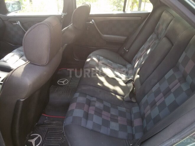 Mercedes C 220 1993, 260,000 km - 2.2 l - Balakən
