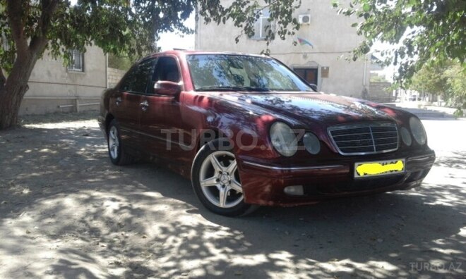 Mercedes E 220 2000, 243,000 km - 2.2 л - Bərdə
