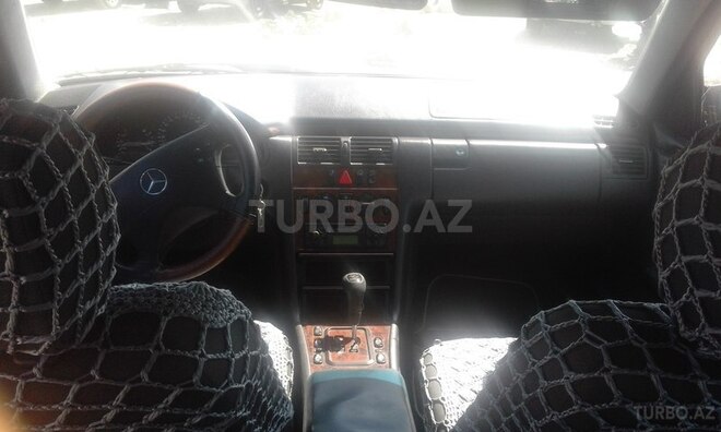 Mercedes E 220 2000, 243,000 km - 2.2 л - Bərdə