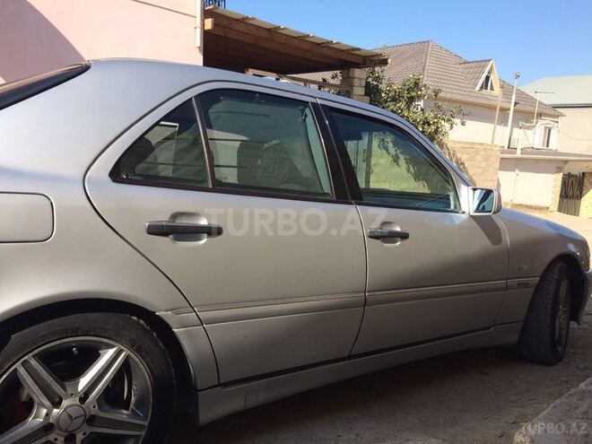 Mercedes C 220 1999, 346,000 km - 2.2 l - Sumqayıt