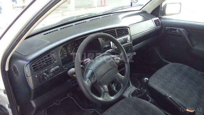 Volkswagen Golf 1994, 196,625 km - 2.0 л - Bakı