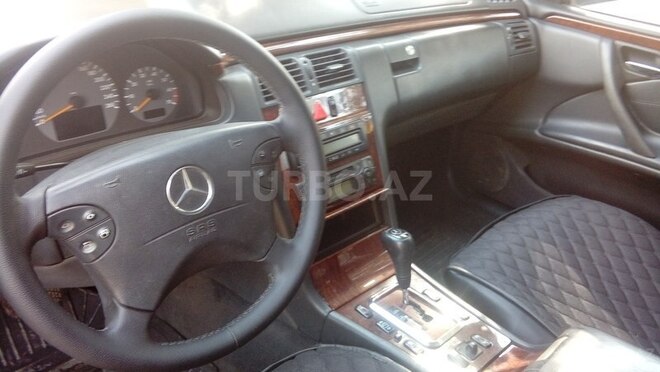 Mercedes E 200 2001, 220,882 km - 2.0 l - Bakı