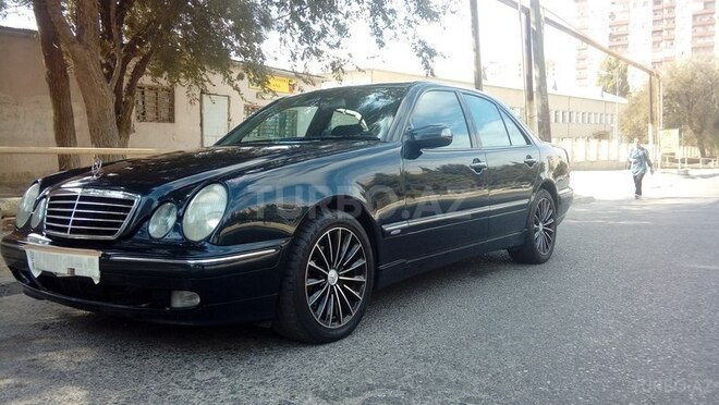Mercedes E 200 2001, 220,882 km - 2.0 l - Bakı