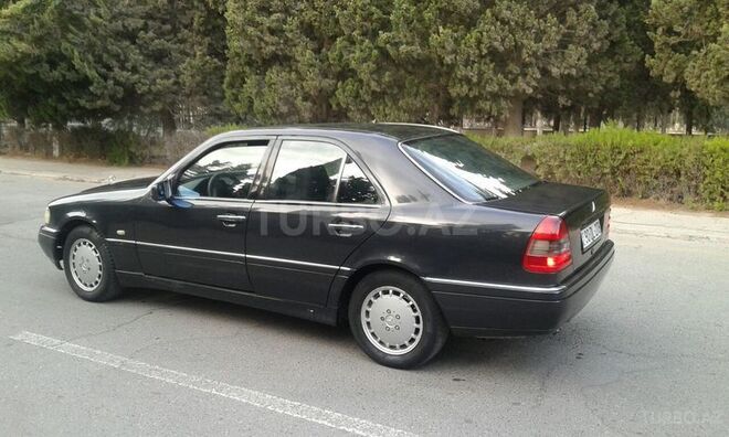 Mercedes C 220 1995, 198,000 km - 2.2 l - Sumqayıt