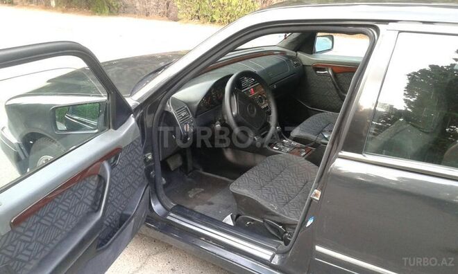 Mercedes C 220 1995, 198,000 km - 2.2 l - Sumqayıt