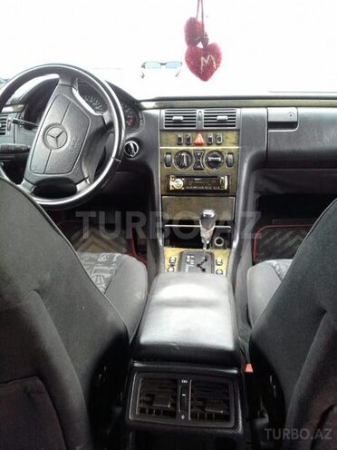 Mercedes E 230 1996, 290,000 km - 2.3 l - Bakı