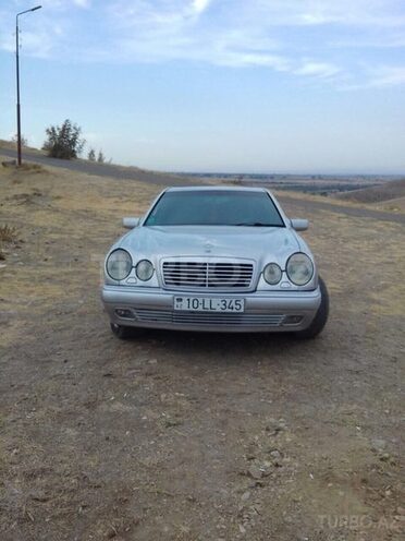 Mercedes E 230 1996, 290,000 km - 2.3 l - Bakı