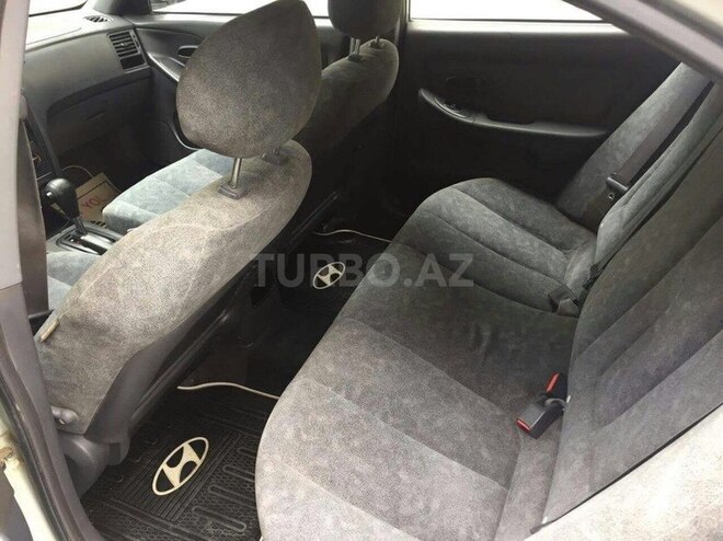 Hyundai Elantra 2001, 174,400 km - 2.0 l - Bakı
