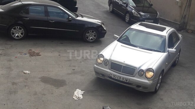Mercedes E 230 1995, 355,555 km - 2.3 l - Bakı