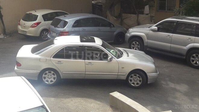 Mercedes E 230 1995, 355,555 km - 2.3 l - Bakı