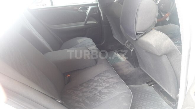 Mercedes E 230 1995, 355,555 km - 2.3 l - Bakı