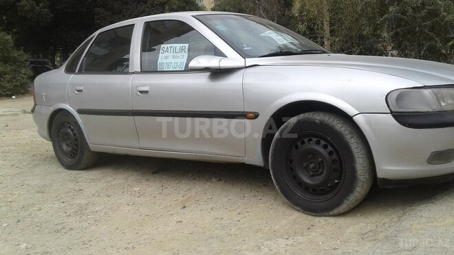 Opel Vectra 1997, 215,000 km - 2.0 l - Bakı