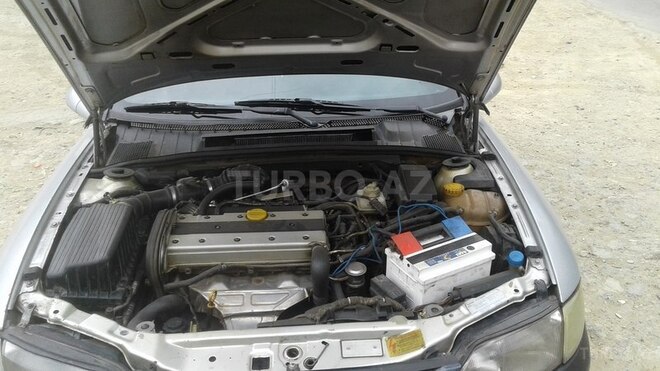 Opel Vectra 1997, 215,000 km - 2.0 l - Bakı