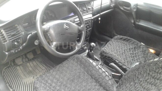 Opel Vectra 1997, 215,000 km - 2.0 l - Bakı