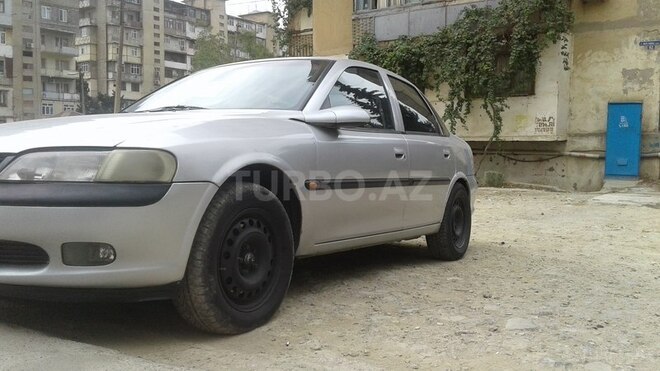 Opel Vectra 1997, 215,000 km - 2.0 l - Bakı