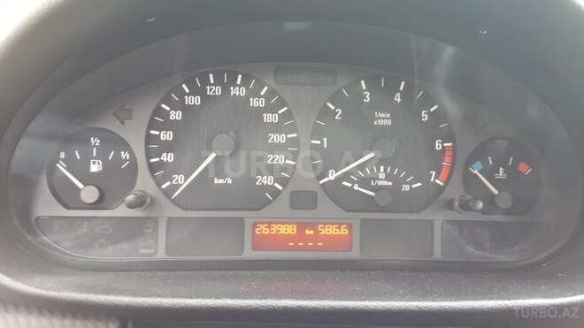 BMW 318 1999, 264,000 km - 1.9 l - Qusar